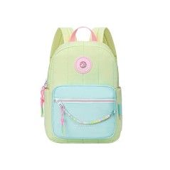 Mochila infantil acolchada de color verde pastel y azul claro de la marca May con bolsillo frontal y detalles de colores.